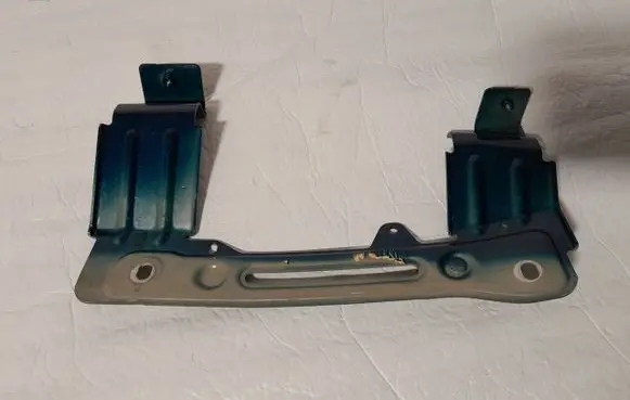 Audi Q8 Fender mounting bracket 4M8821431