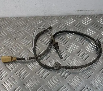 Volkswagen Touareg II Exhaust gas temperature sensor 059906088CH
