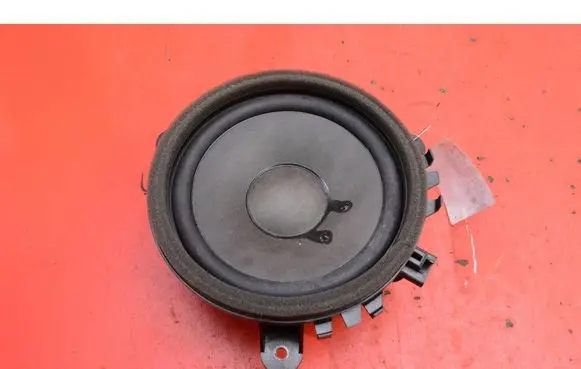 Volvo V70 Subwoofer speaker 30657445