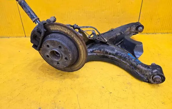 Mercedes-Benz Vito Viano W447 Rear wheel hub spindle/knuckle 
