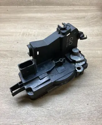 Opel Signum Front door lock 13157762