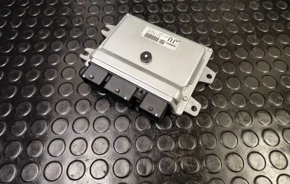 Nissan Leaf I (ZE0) Engine control unit/module MEV01104 Mev01104a1