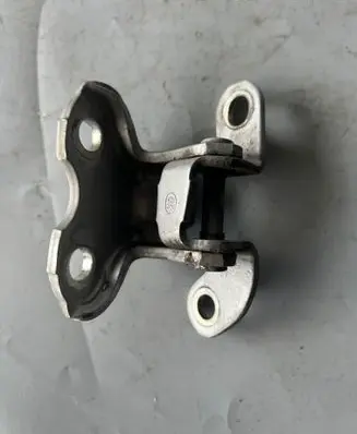Toyota Prius (NHW20) Rear door upper hinge 