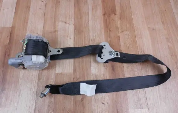 Subaru Forester SJ Front seatbelt 7T7310P