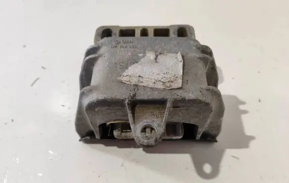 Volkswagen Golf IV Engine mount bracket 1J0199555