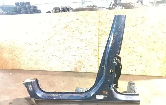 Opel Crossland X Pillar (middle) 