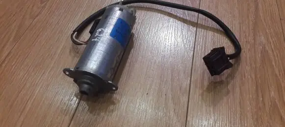 Mercedes-Benz S W220 Seat adjustment motor 2208201542 0130002568 901354100
