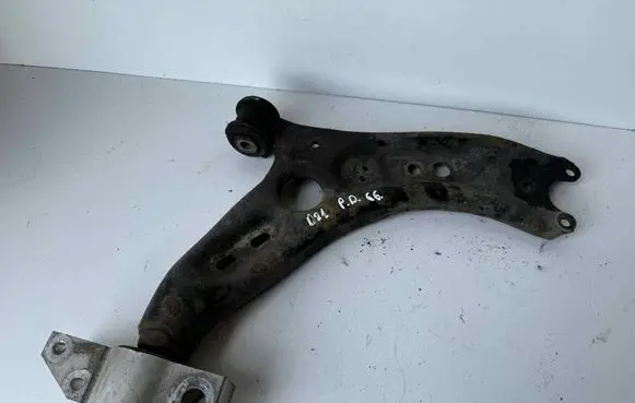 Volkswagen Golf VI Front lower control arm/wishbone