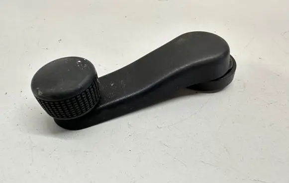 Volkswagen PASSAT B6 Rear door window winding handle 6Q0837581A