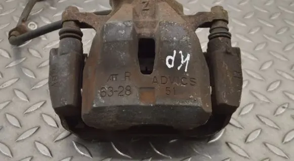 Toyota RAV 4 (XA40) Front brake caliper