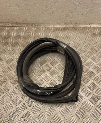 Hyundai Tucson JM Rear door rubber seal (on body) 