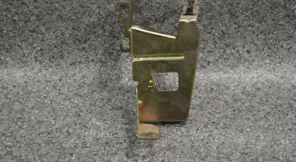 BMW 5 E39 Bracket in trunk/boot 65128361