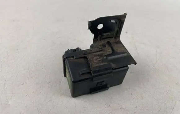 Subaru Legacy Window wiper relay 86121AJ000
