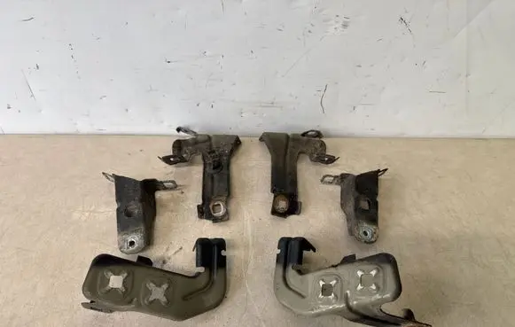 BMW 4 F32 F33 Fender mounting bracket 7255821