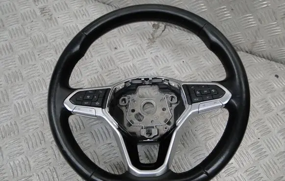 Volkswagen Golf VIII Steering wheel