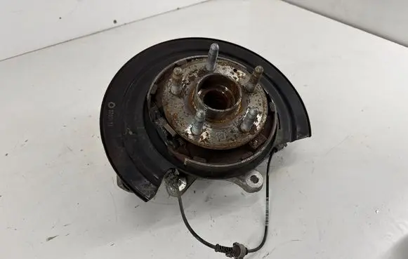 Chevrolet Camaro Rear wheel hub 84089878 23318172 23408831