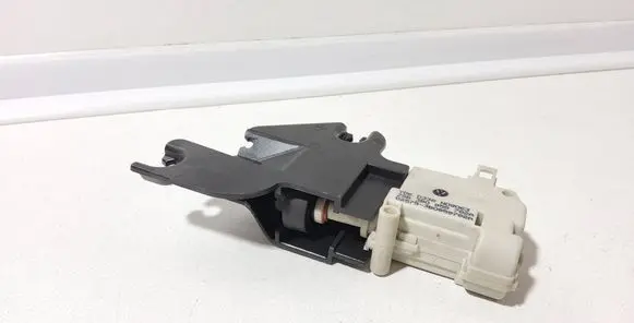 Audi A6 S6 C6 4F Glove box lock 3B0959782A