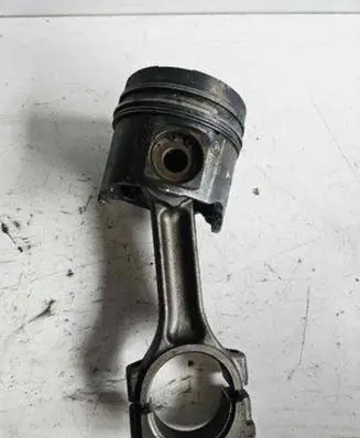 Opel Vivaro Piston with connecting rod