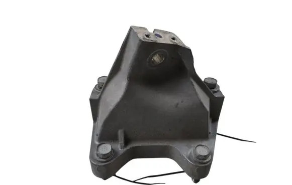 Jeep Grand Cherokee Engine mounting bracket 68275988AA