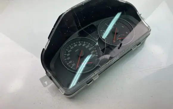 Volvo C70 Speedometer (instrument cluster) 31254776