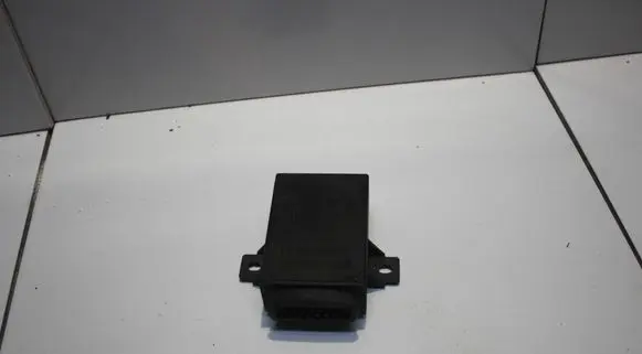 Volkswagen PASSAT B5 Alarm relay 0335411036