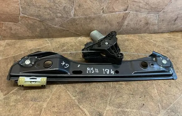 Mercedes-Benz B W246 W242 Rear door window regulator with motor 