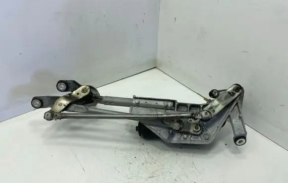 Honda CR-V Front wiper linkage and motor