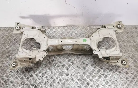 Peugeot 3008 II Rear subframe 9834682180