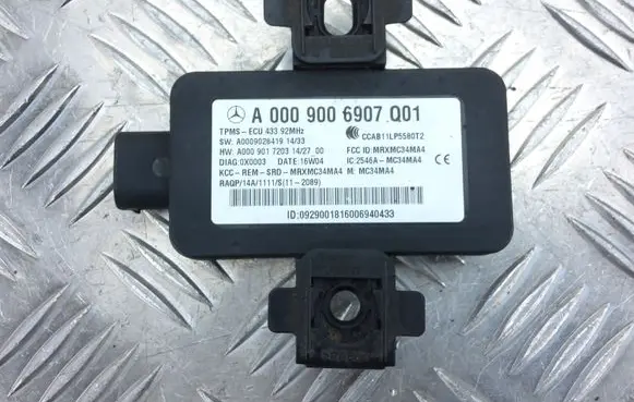 Mercedes-Benz C W205 Tire pressure sensor A0009028419 A0009017203