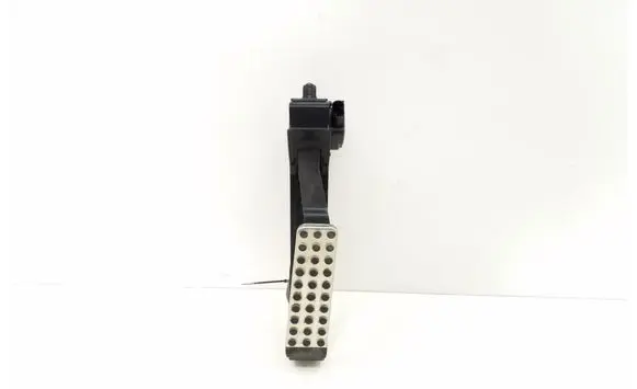 Mercedes-Benz SLK R171 Accelerator throttle pedal A1703000404