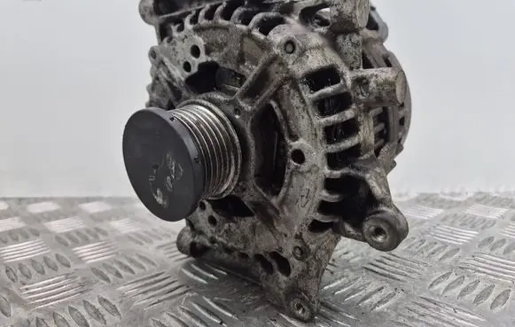Mercedes-Benz C W204 Generator/alternator A0131549002