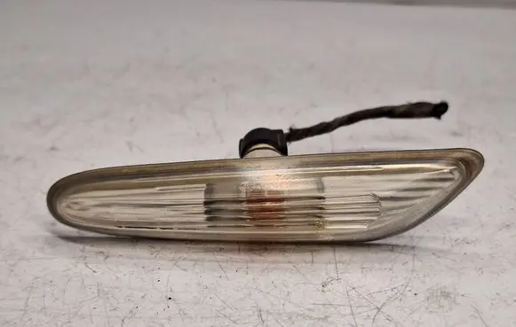 BMW 5 E60 E61 Front fender indicator light 7165742 63137165742 63136923920