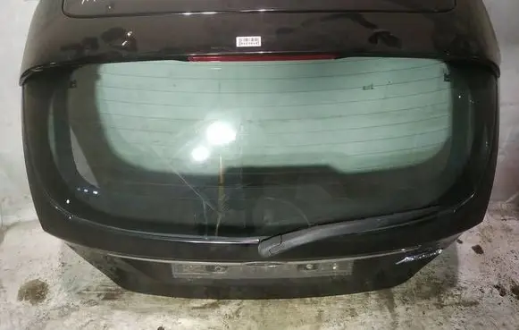 Ford Fiesta Tailgate/trunk/boot lid juodas