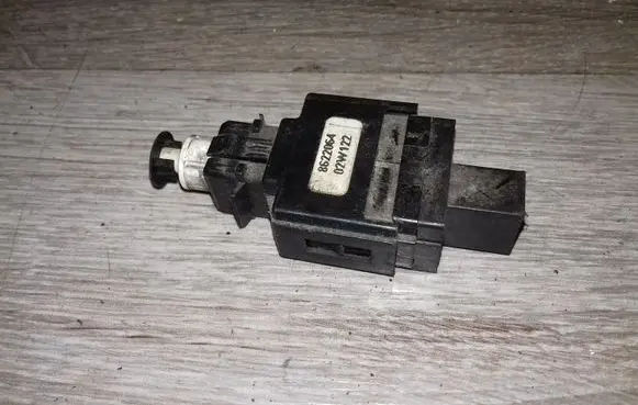 Volvo S80 Brake pedal sensor switch 8622064
