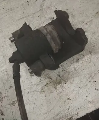 Skoda Octavia Mk1 (1U) Front brake caliper