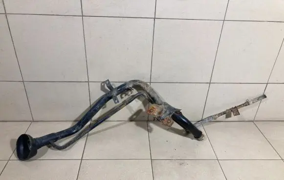 Fuel tank filler neck pipe