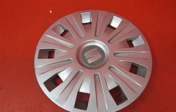 Seat Alhambra (Mk2) R16 wheel hub/cap/trim 7N5601147 NR3