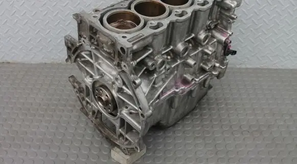Toyota Avensis T270 Engine block 147KM