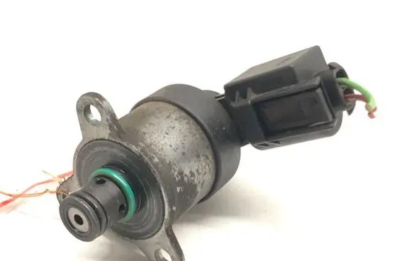 Audi A5 8T 8F Fuel pressure regulator 