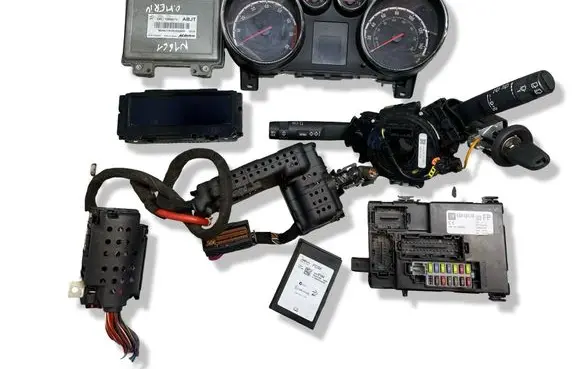 Opel Meriva B Engine ECU kit and lock set 12654172 12642927 86ABJT54301600RD