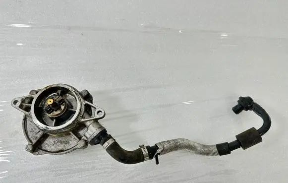 Audi A6 S6 C6 4F Vacuum pump 057145100L