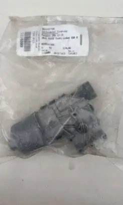 Peugeot 208 Wiper motor 8815497780