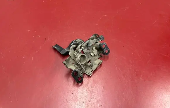 Chrysler Pacifica Engine bonnet/hood lock/catch 