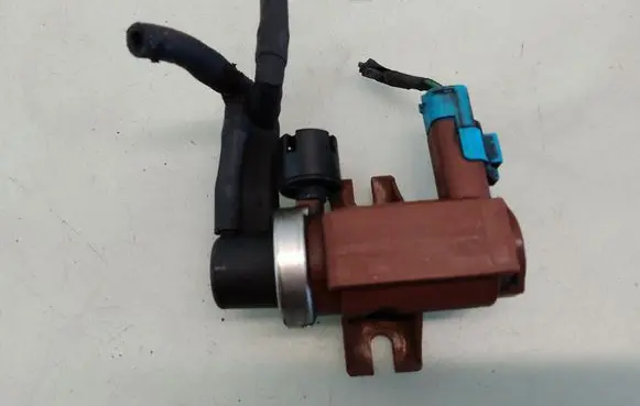Ford Focus Turbo solenoid valve 9650088380
