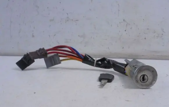 Peugeot 206 Ignition lock 369023
