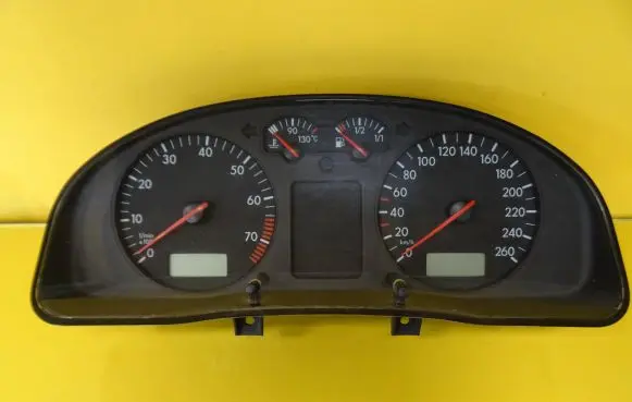 Volkswagen PASSAT B5 Speedometer (instrument cluster) 3B1919860