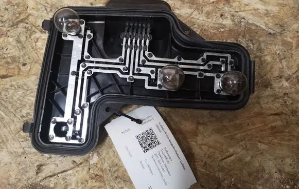 Volkswagen Lupo Tail light bulb cover holder 6H0945258 38020143