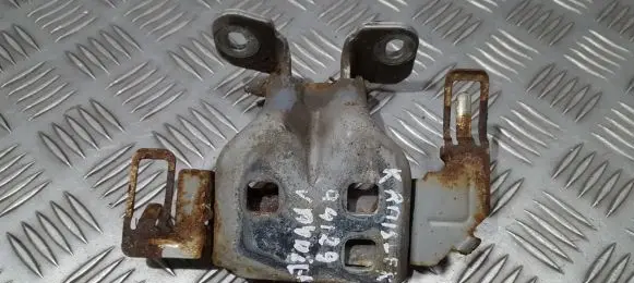 Chrysler Voyager Rear door lower hinge