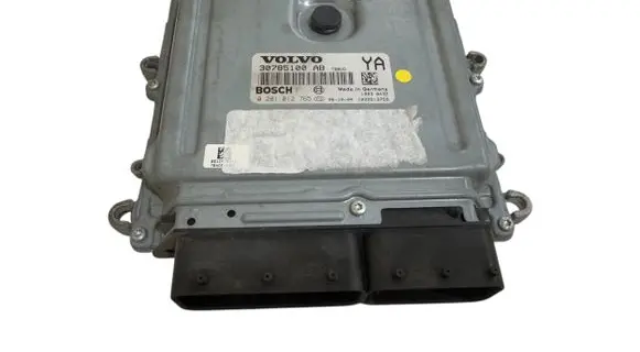 Volvo V70 Engine control unit/module 30785100AB 1039S13759 0281012765