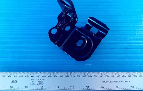 Audi Q7 4M Fender mounting bracket 4M0821168A